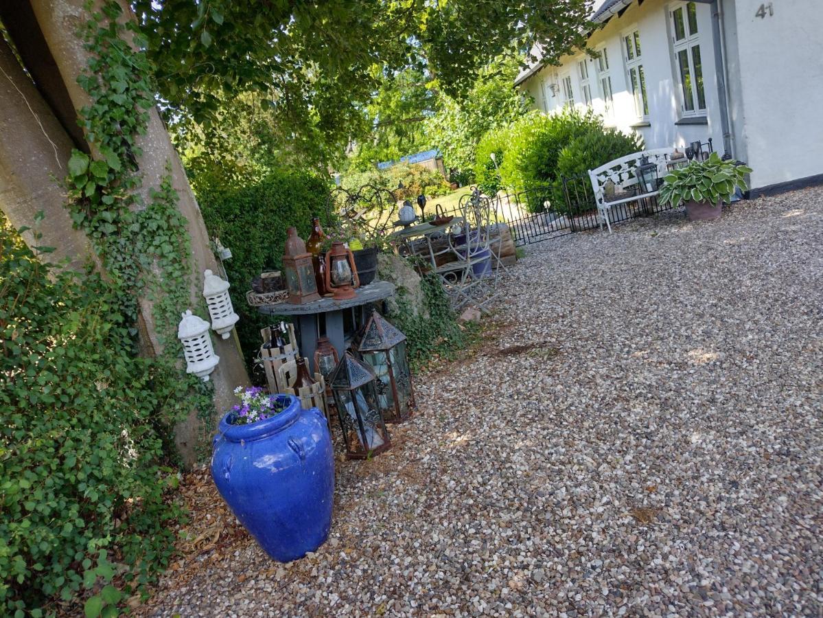 Den Gamle Apotekergaard Bed and Breakfast Hong Εξωτερικό φωτογραφία