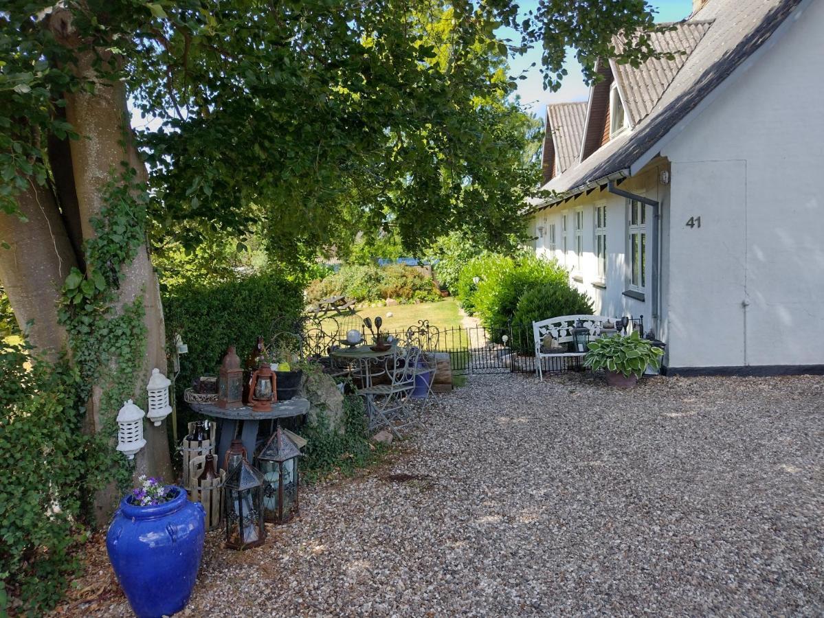 Den Gamle Apotekergaard Bed and Breakfast Hong Εξωτερικό φωτογραφία