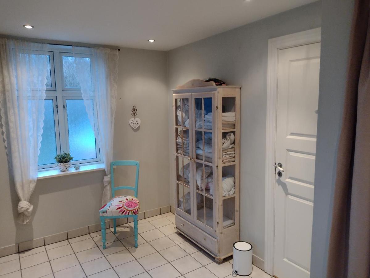 Den Gamle Apotekergaard Bed and Breakfast Hong Εξωτερικό φωτογραφία